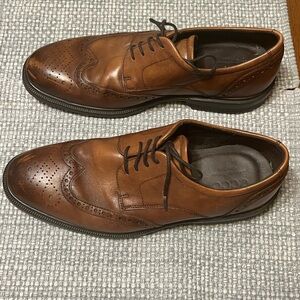 Ecco Brown Wingtip Oxfords with Brogue Detailing